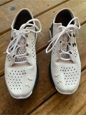 Women’s Lightweight Breathable Lace-Up Athletic Shoes - White/Black